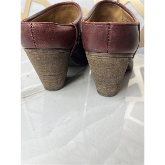 Sofft Gila Clogs Mules Women 9 Eu 40.5 Red Leather Studded Heels Slip Shoes On - Picture 7 of 11